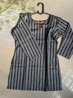 Classic Contrast Short Top