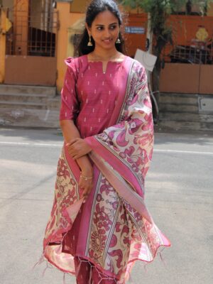 Pink Ponvizhi Set